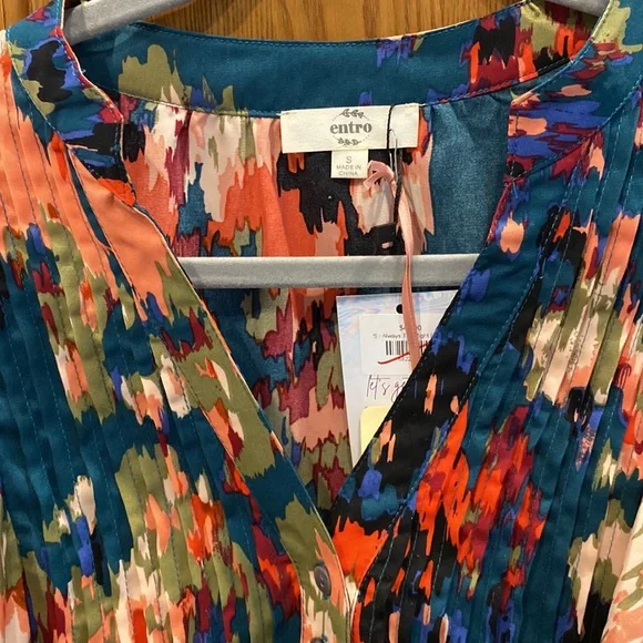 NWT Entro Floral abstract Ruffled Short Sleeve Blouse size small - Picture 2 of 6